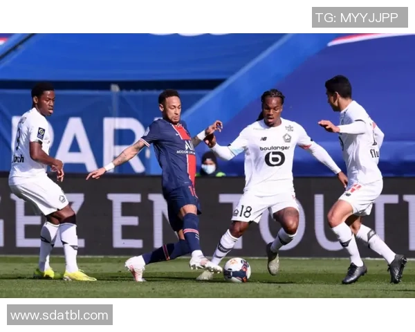 法甲榜首易主,爱德华梅开二度率队6连胜:新王加冕,绿茵传奇续写 法甲榜首易主,爱德华梅开二度率队6连胜:新王加冕,绿茵传奇续写